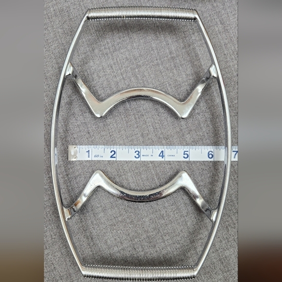 Corning Ware Polished Metal Pot Holder/Casserole Trivets With Handles. Set of 2. - Picture 7 of 8